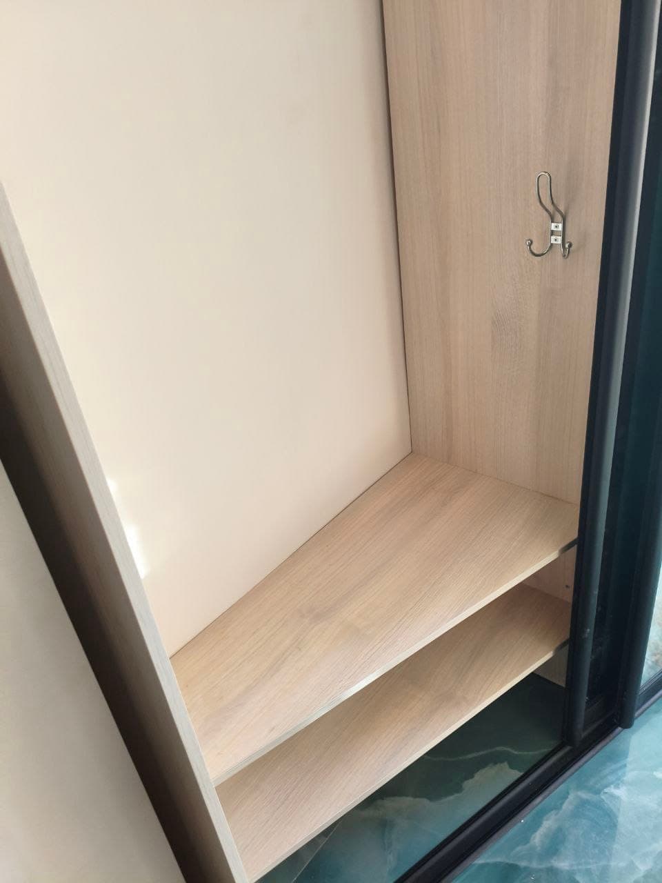 Полиці та кутове завершення