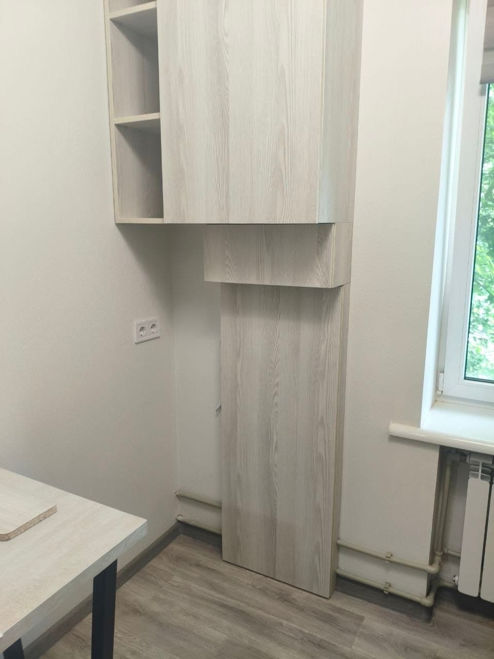 Шафа для газового котла у відкритому вигляді: котел Vaillant та комунікації
